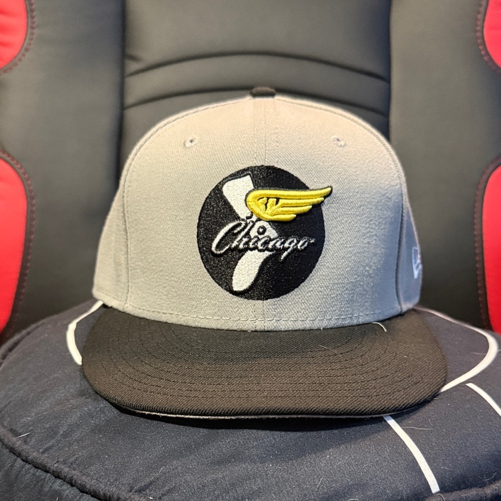 New Era Gray and Black Chicago Winged Cap